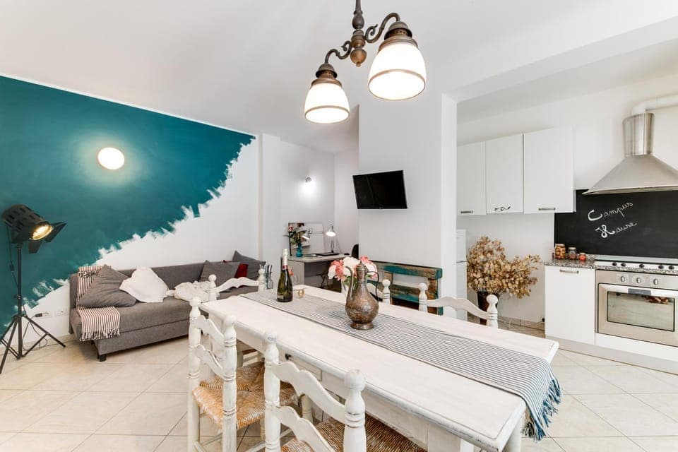 TV and multimedia, Living room, Seating area, Dining area