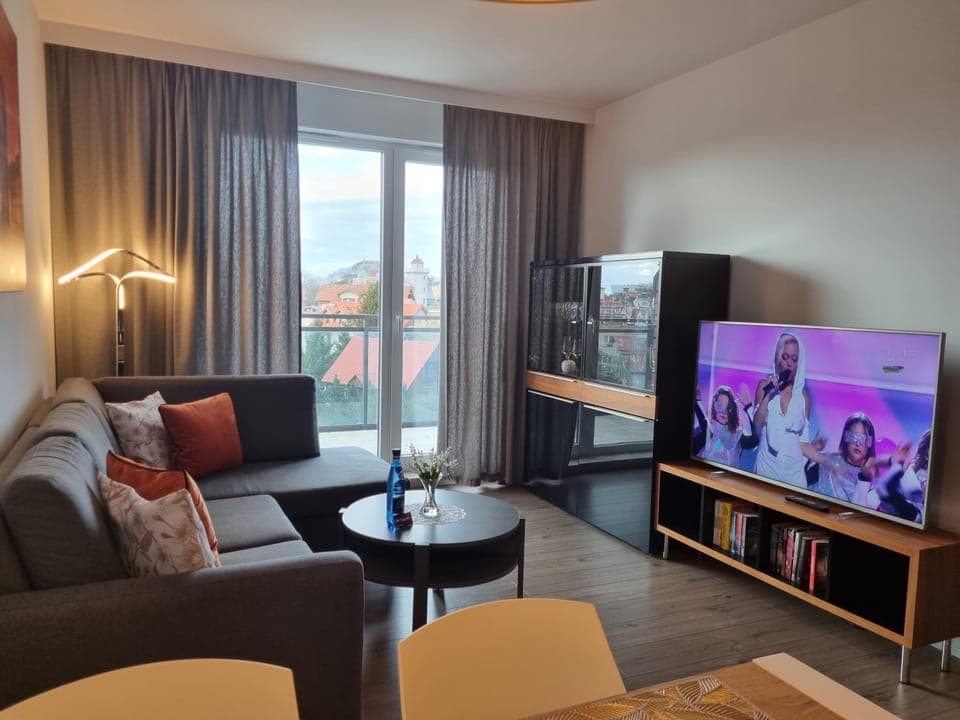 Communal lounge/ TV room, TV and multimedia, Living room, Seating area