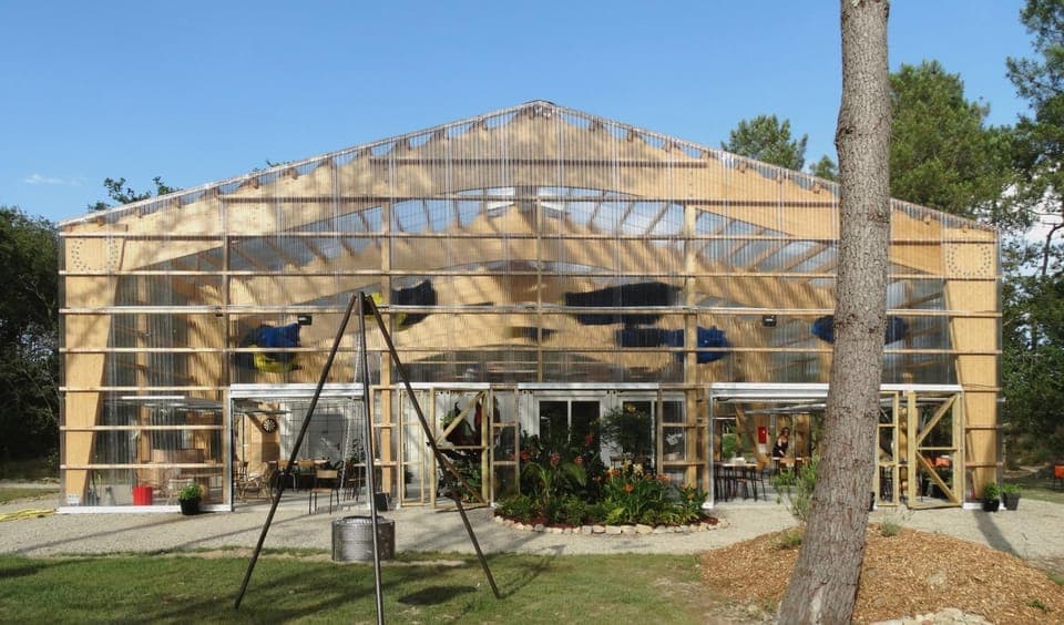 Property building, Restaurant/places to eat