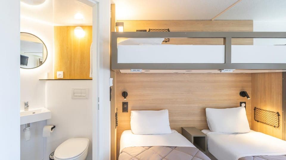 Bed, Bedroom, bunk bed