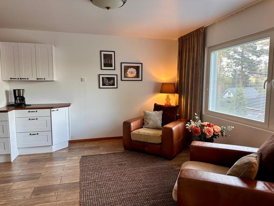Kitchen or kitchenette, Seating area, Dining area, pet friendly