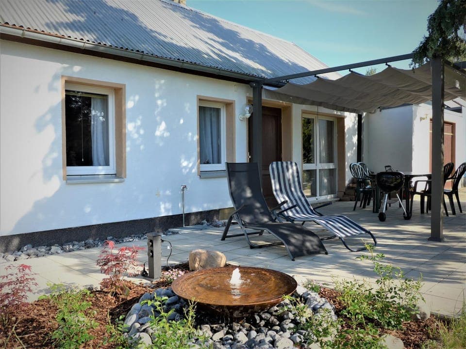 Facade/entrance, Balcony/Terrace