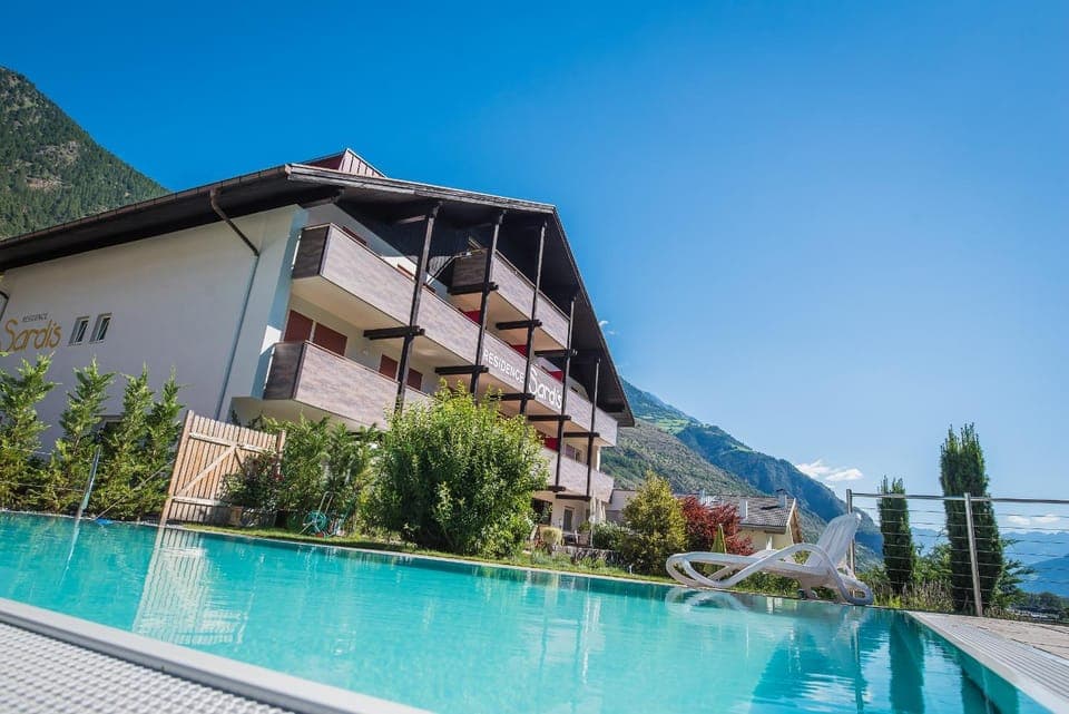 Facade/entrance, Garden