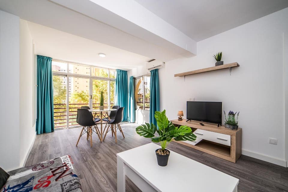 Day, Living room