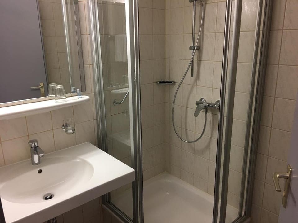 Shower, Bathroom, Decorative detail