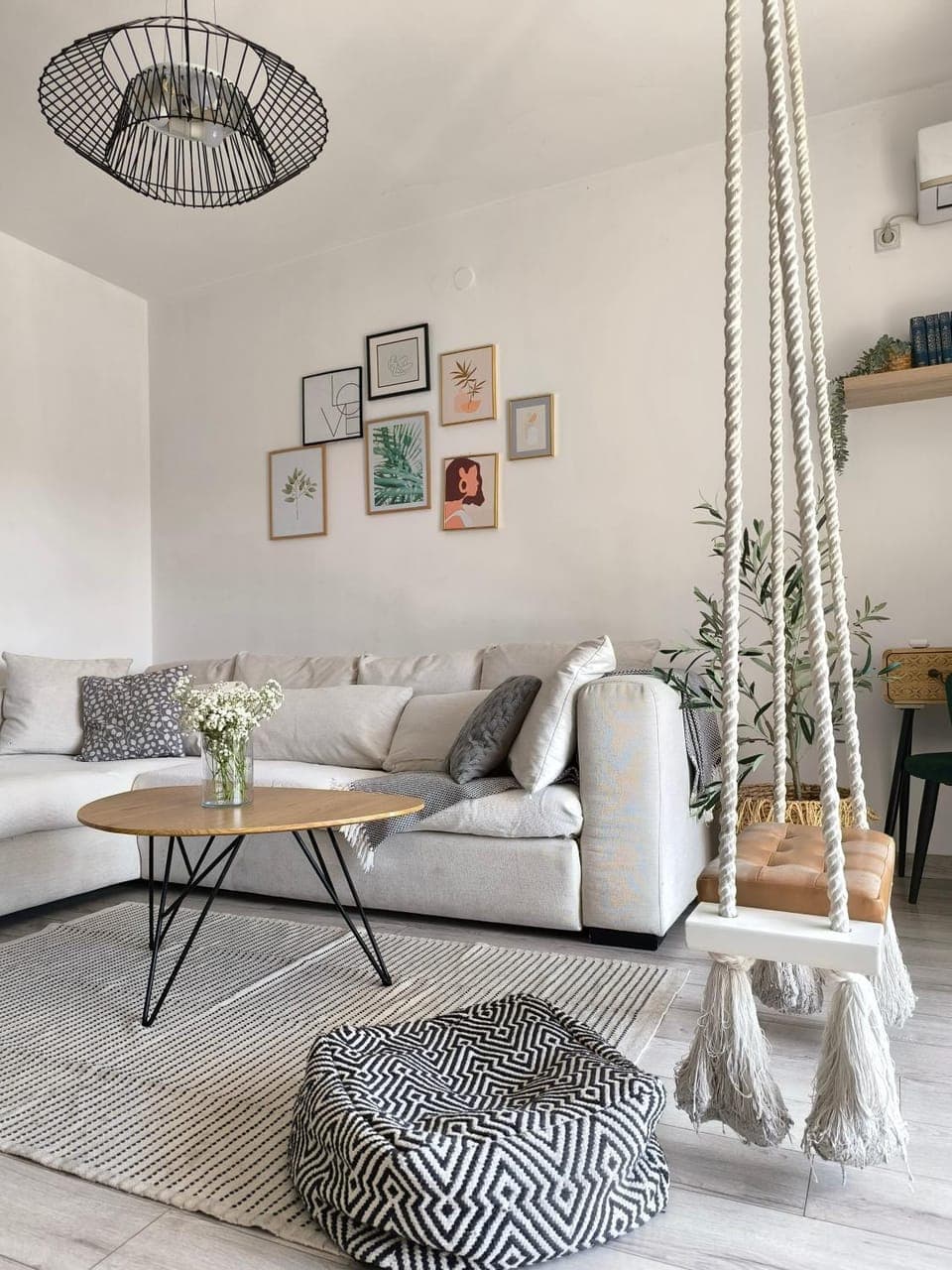 Living room, Seating area