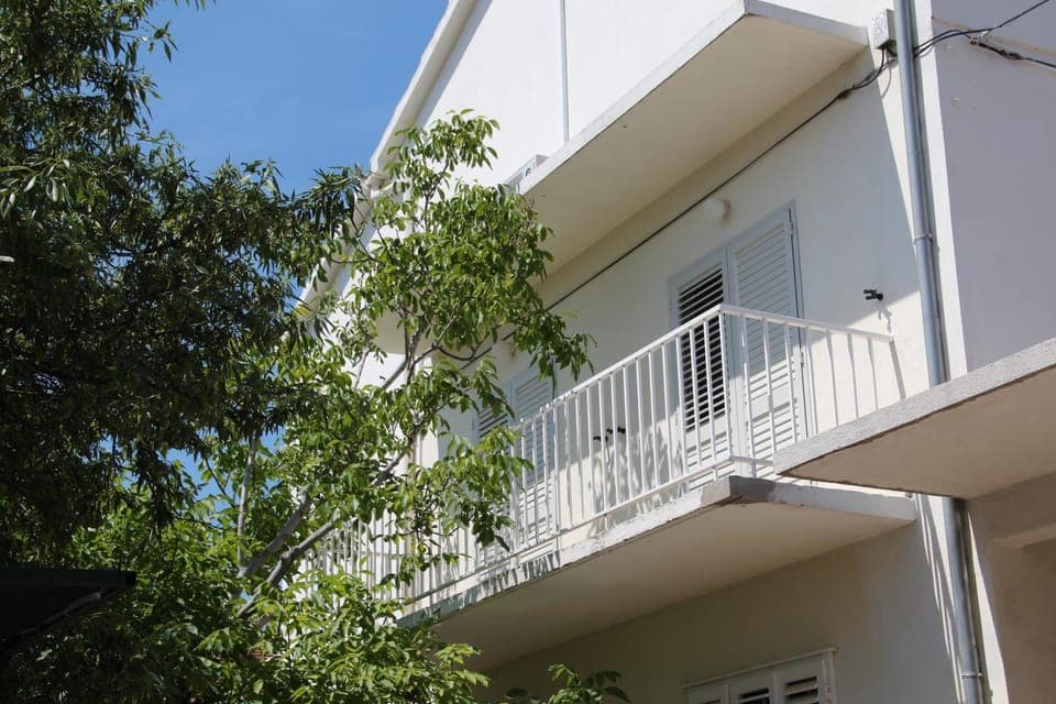 Facade/entrance, Balcony/Terrace
