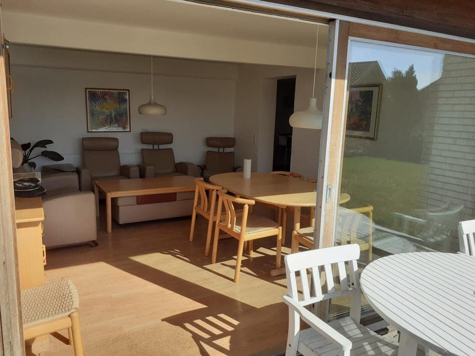 Living room, Seating area, Dining area