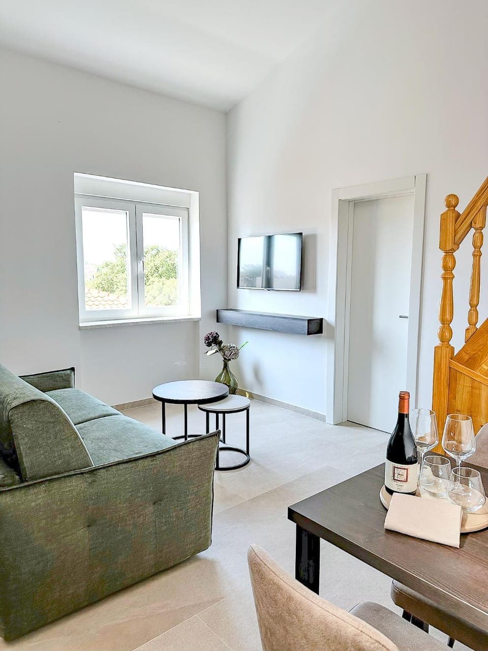 TV and multimedia, Living room, Dining area