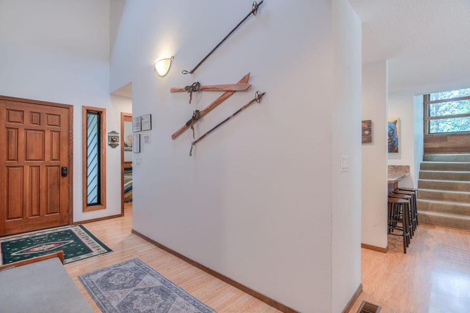 Pet-Friendly Sunriver Vacation Rental, A/C, Hot Tub & SHARC House in Sunriver