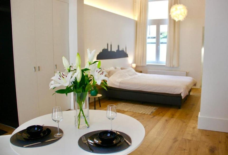 Living room, Photo of the whole room, Dining area