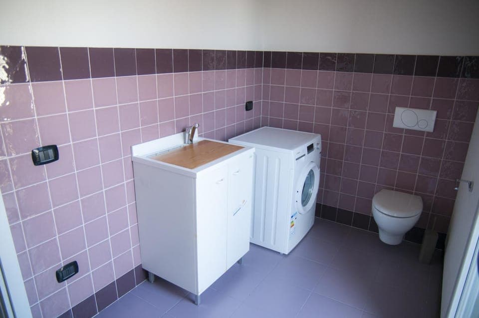 Toilet, Bathroom, laundry