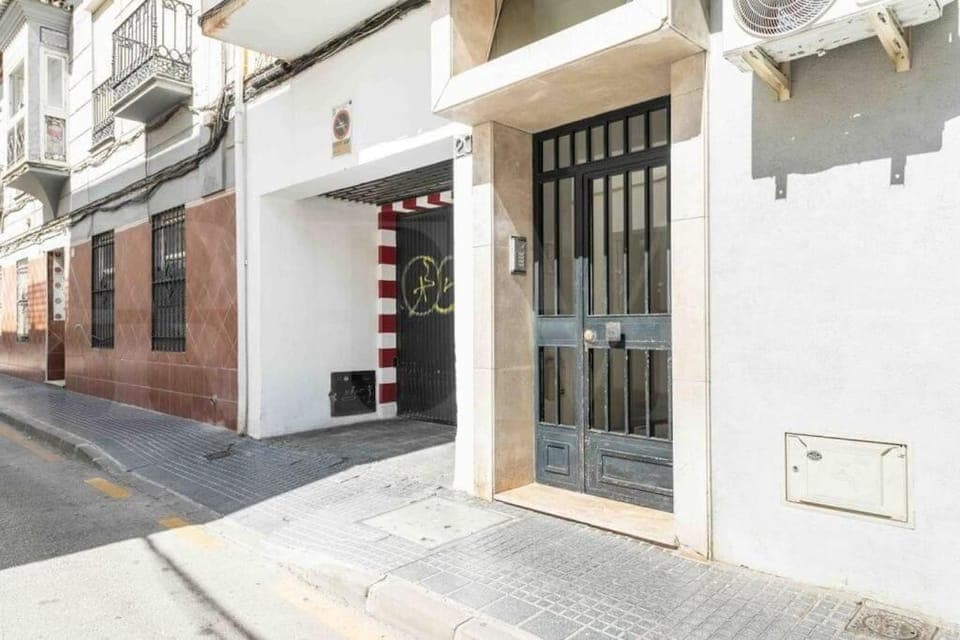 Property building, Day