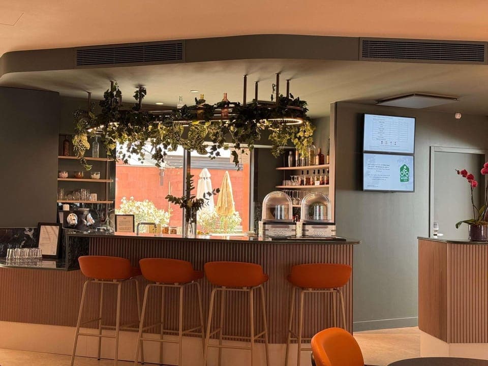 Property building, Lounge or bar