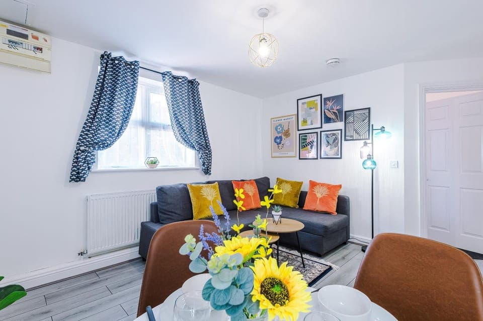 Living room, Seating area