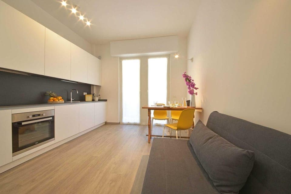 Kitchen or kitchenette, Living room, Dining area, pet friendly, stove