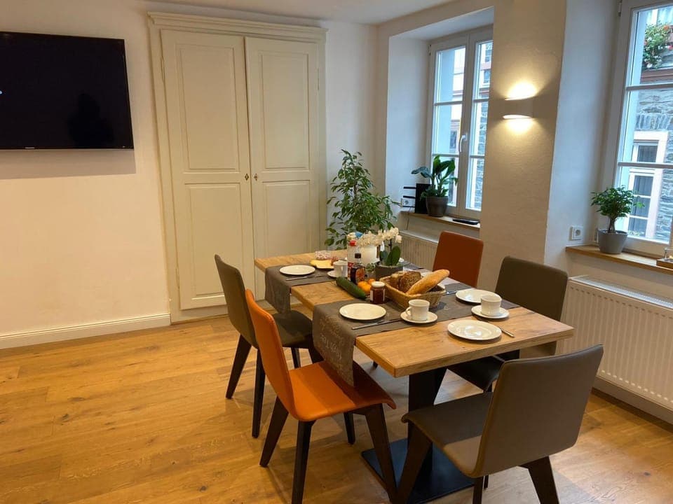 Communal lounge/ TV room, Dining area