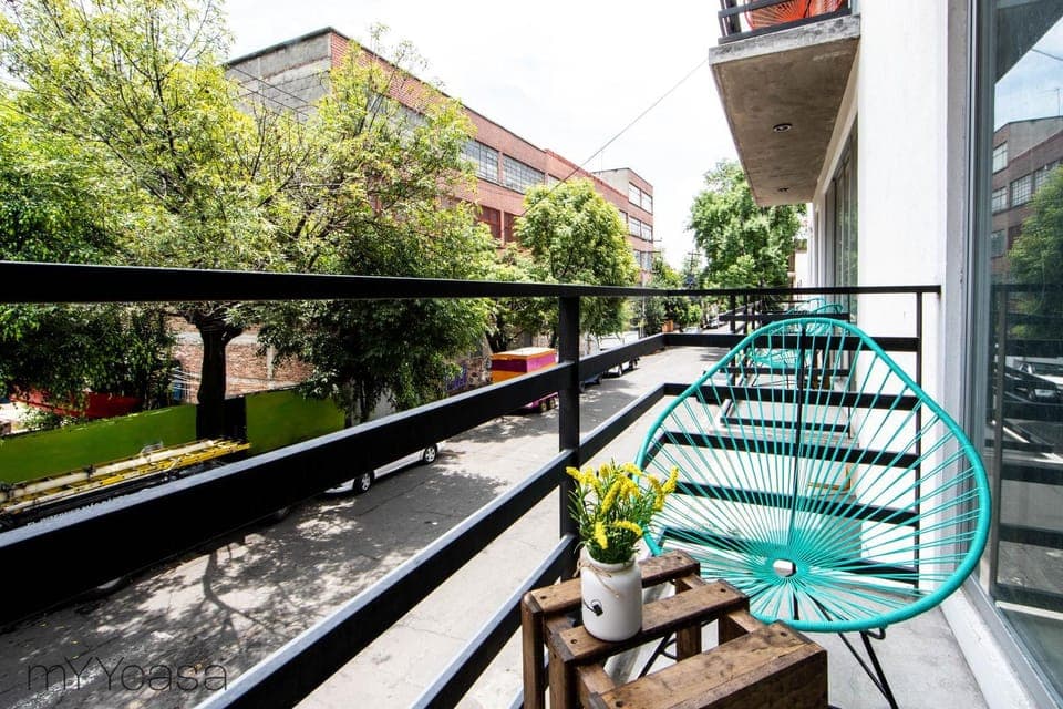 Balcony/Terrace, Seating area, Street view