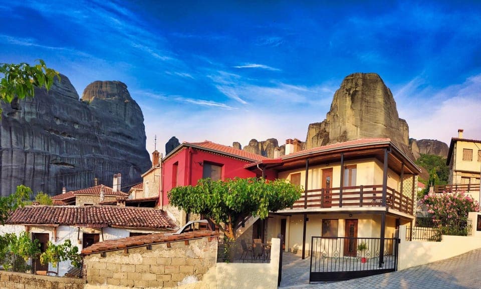 Property building, Nearby landmark, Neighbourhood