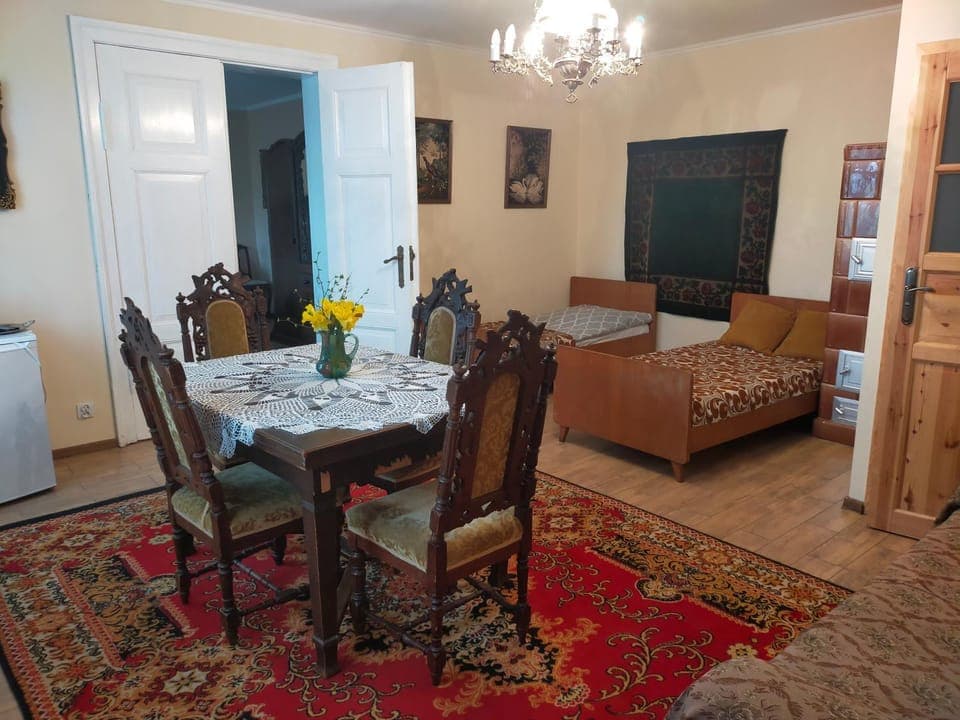 Seating area, Dining area, Bedroom