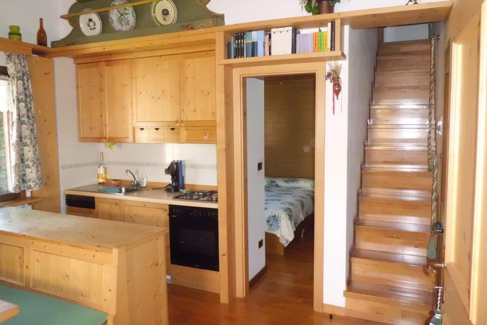 Kitchen or kitchenette, Bedroom
