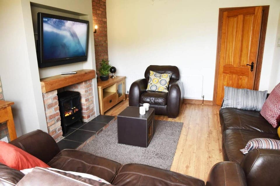 Communal lounge/ TV room, Living room