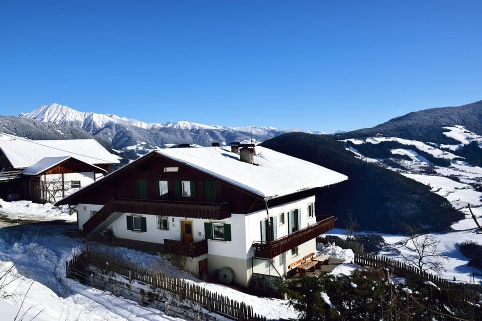 Facade/entrance, Winter
