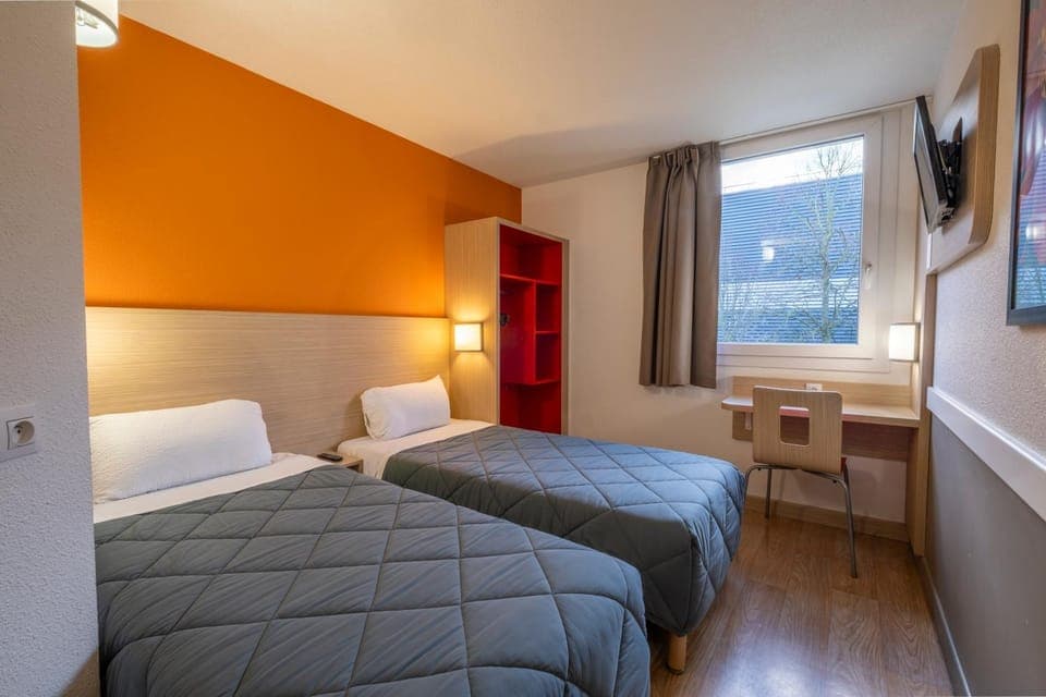 Quiet street view, air conditioner