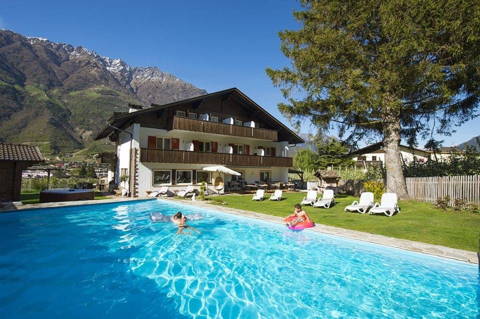 Property building, Swimming pool