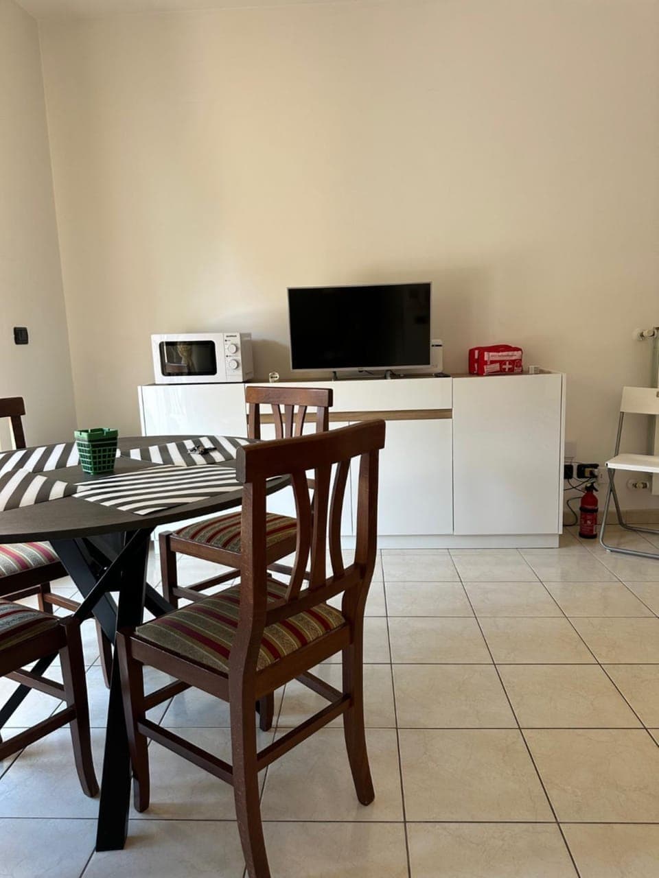 Living room, Dining area