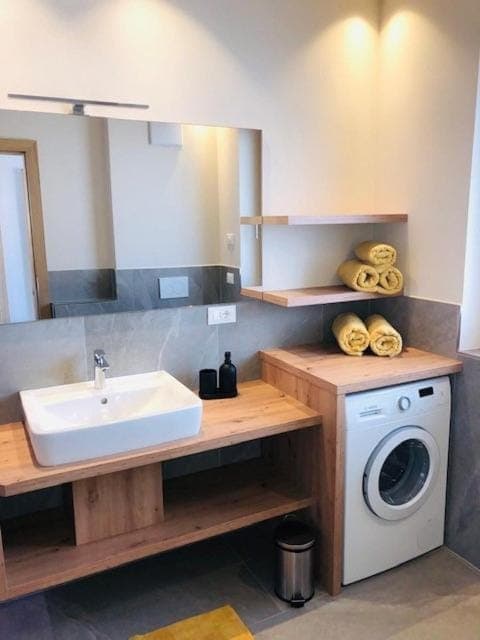 Bathroom, washing machine