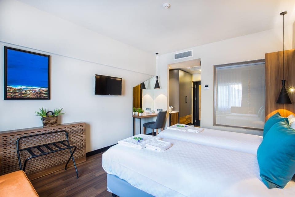 Bed, Photo of the whole room