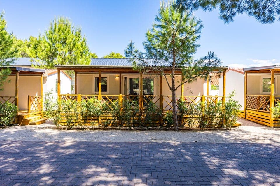Property building, Balcony/Terrace