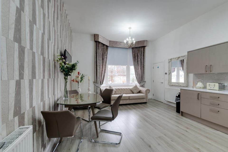 Living room, Seating area, Dining area