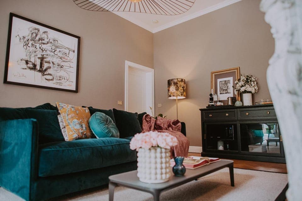 Living room, Seating area