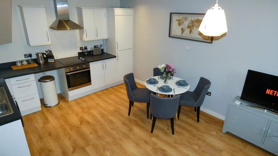 Kitchen or kitchenette, Living room, Seating area