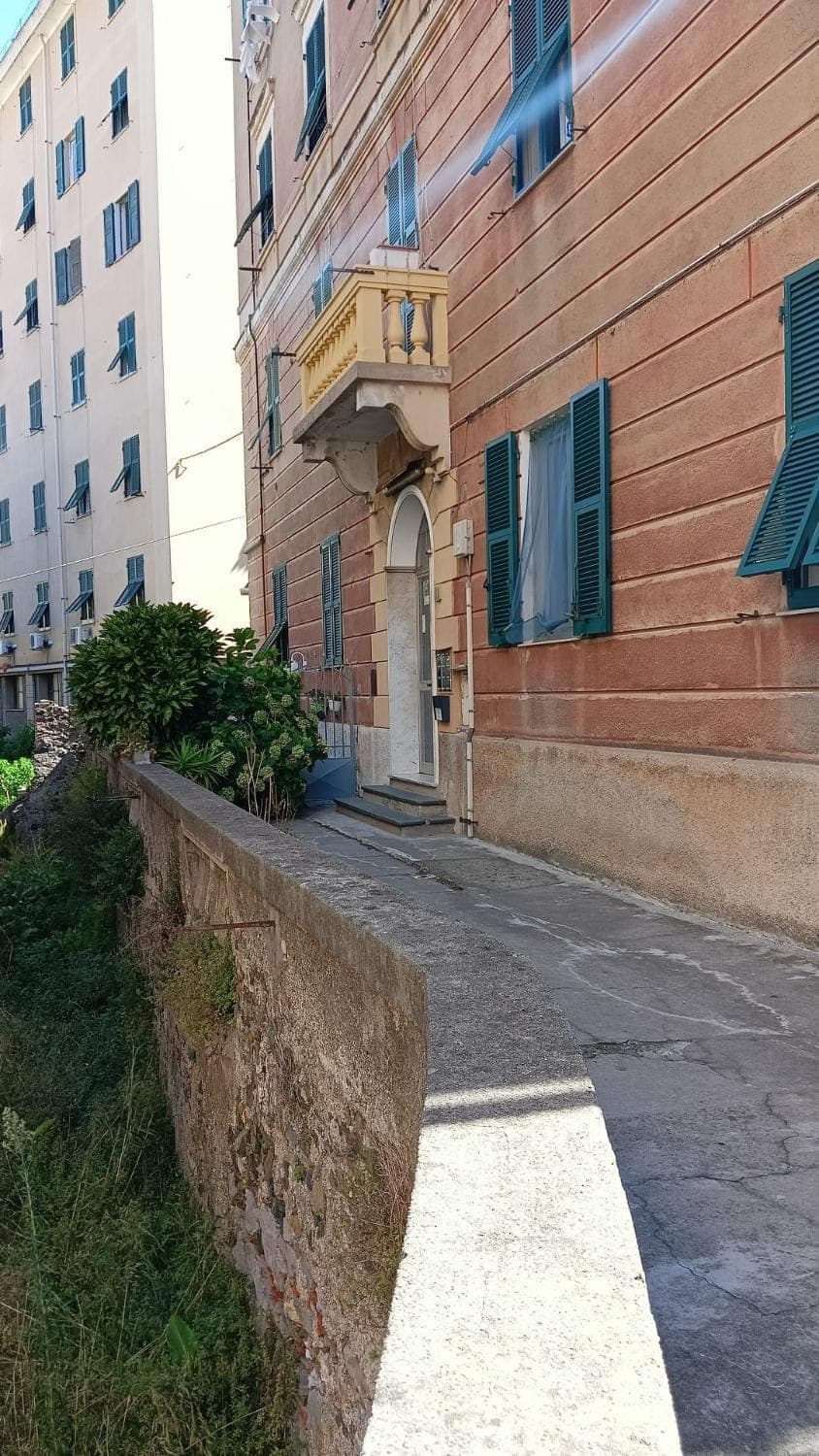 Property building, Neighbourhood