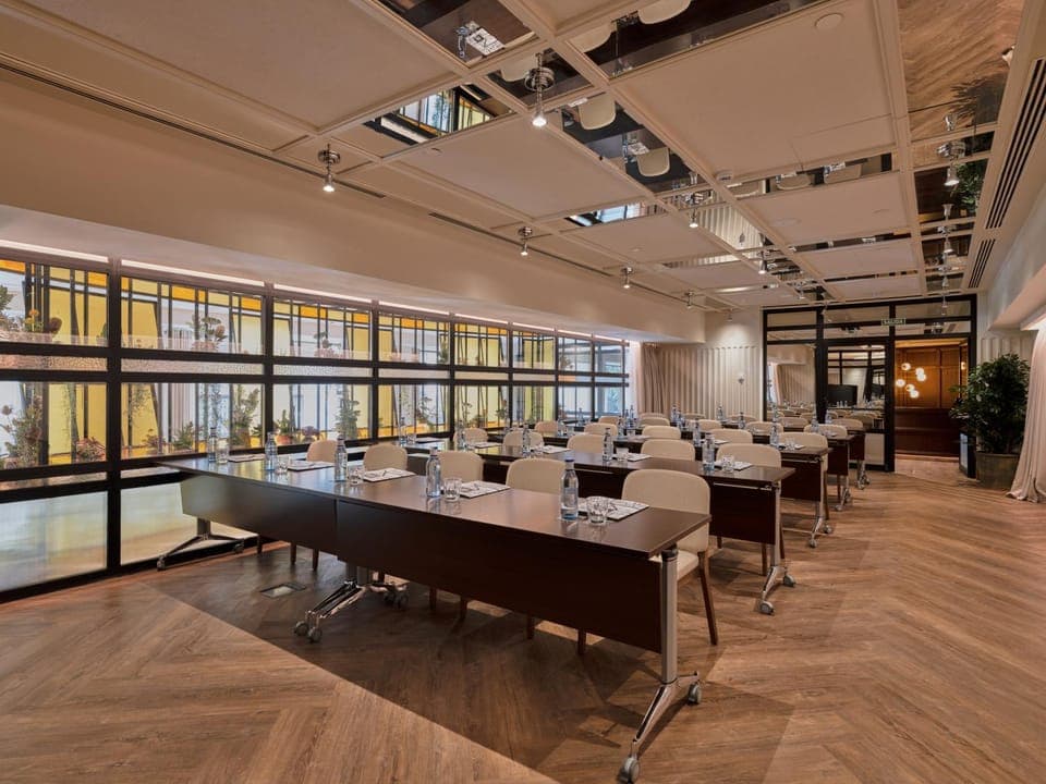 Meeting/conference room