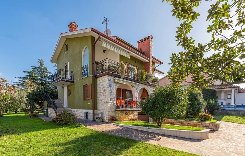 Property building, Garden