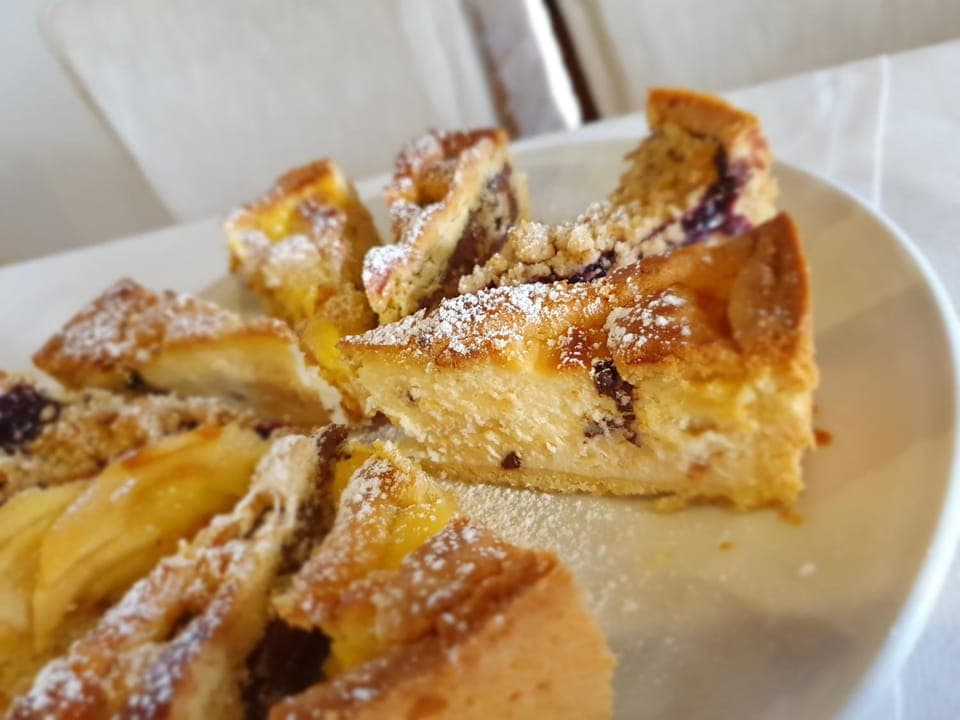 Restaurant/places to eat, Restaurant/places to eat, Lounge or bar, Breakfast, Italian breakfast