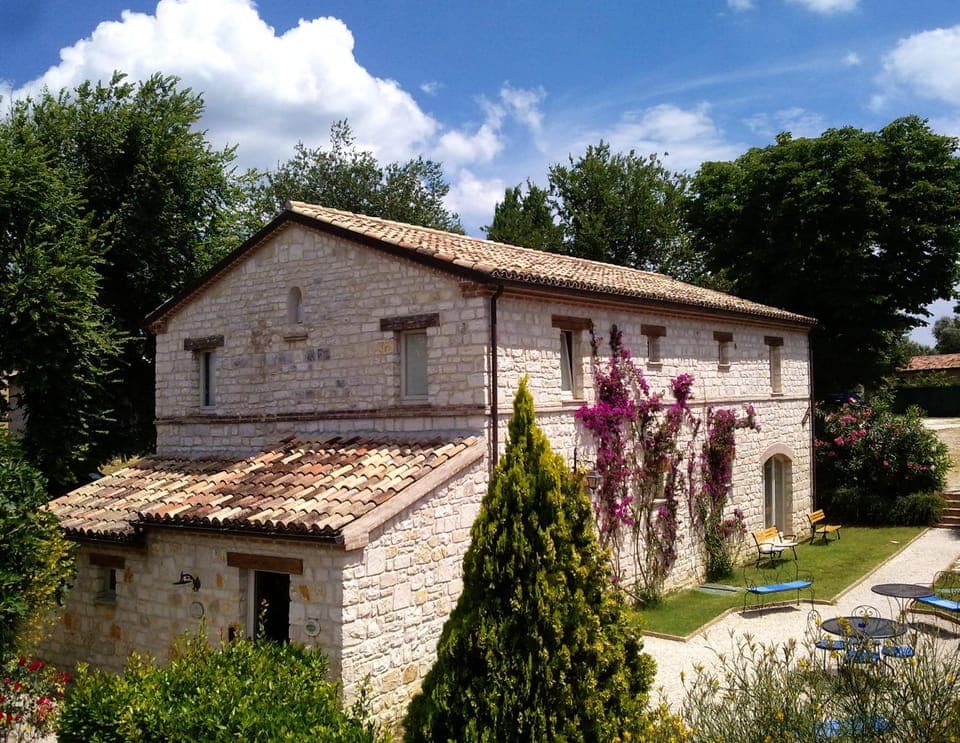 Facade/entrance, Bird's eye view