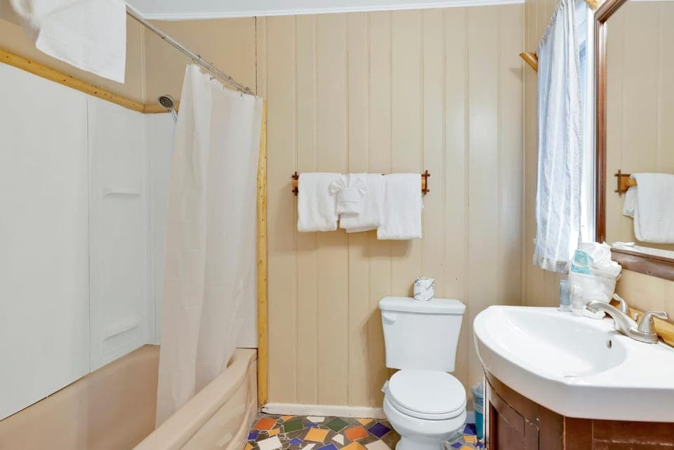 Shore Acres Lodge-451 by Big Bear Vacations House in Big Bear