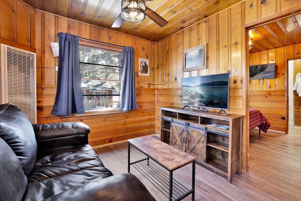 Shore Acres Lodge-450 by Big Bear Vacations House in Big Bear