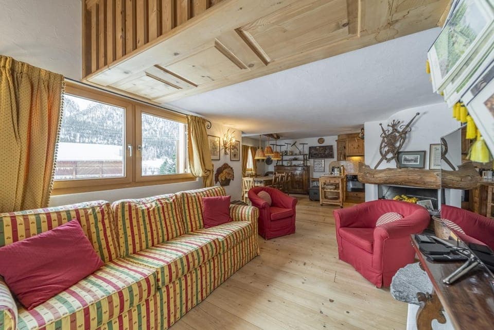 Communal lounge/ TV room, Living room