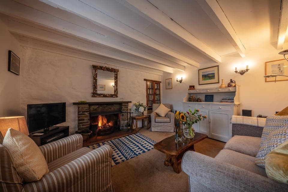 TV and multimedia, Living room, Lounge or bar