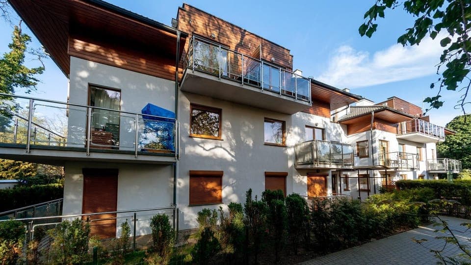 Property building, Neighbourhood