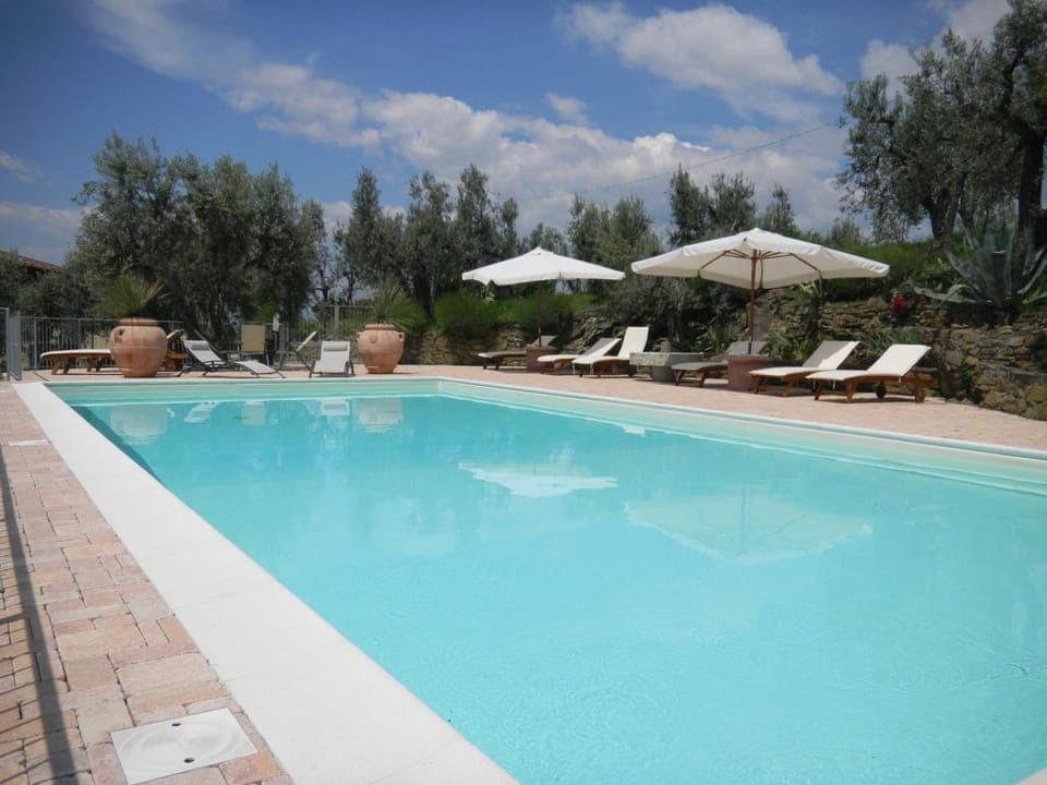 Swimming pool, Swimming pool