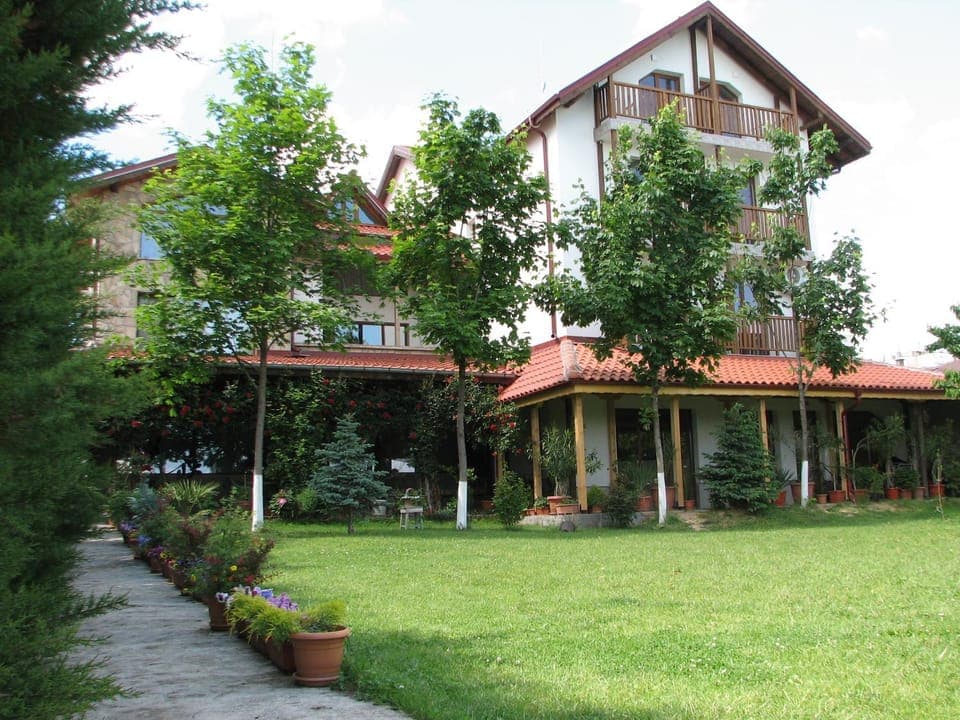 Property building, Spring, Garden view