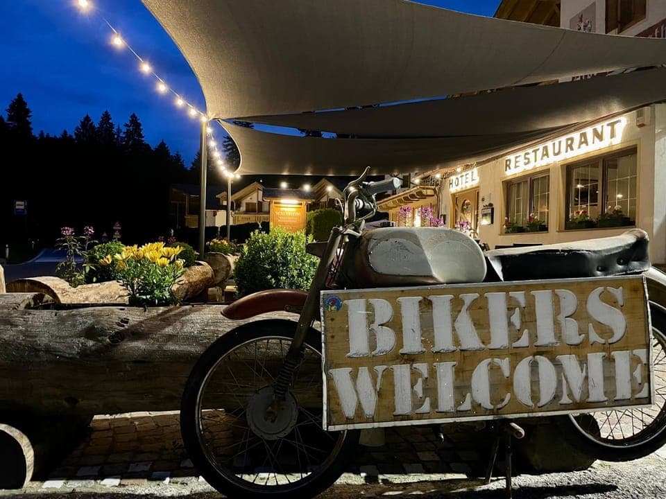 Property building, Restaurant/places to eat, Facade/entrance