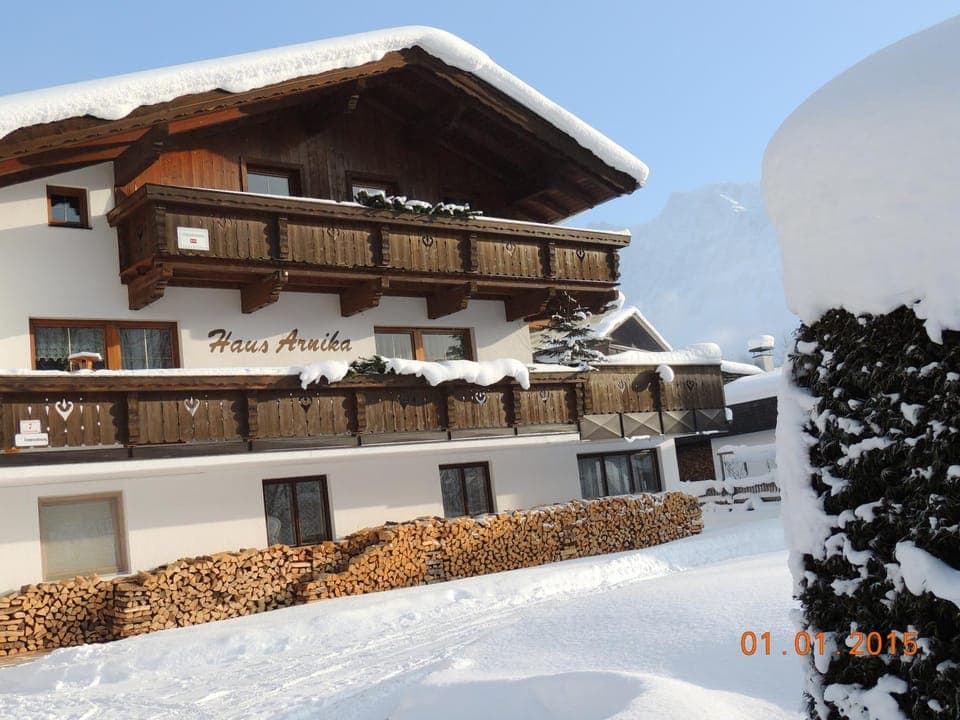 Facade/entrance, Mountain view
